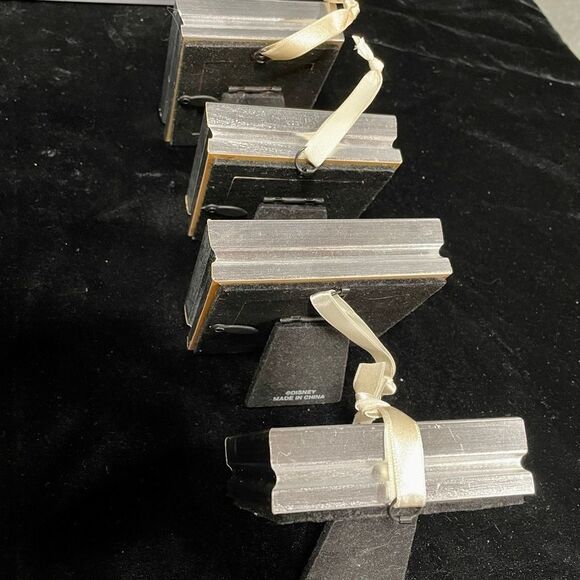 Disney collectible limited edition 2006 framed Cloisonné pins Christmas ornament - Picture 6 of 15